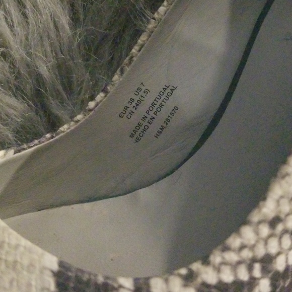 Snake Print Leather Pumps - Picture 6 of 7